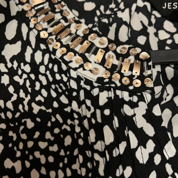 Jessica Black and white tank top style Blouse - Picture 4 of 4